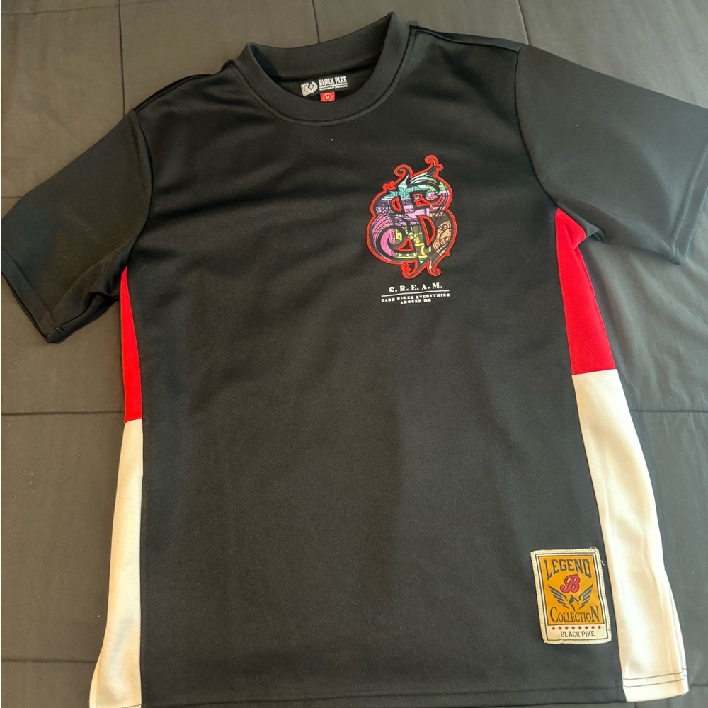 Nice graphic shirt